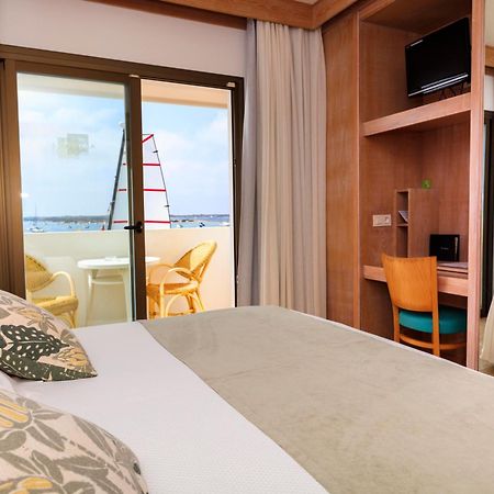 Hostal La Savina Room photo