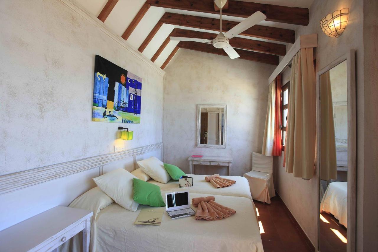 Hostal La Savina Exterior photo