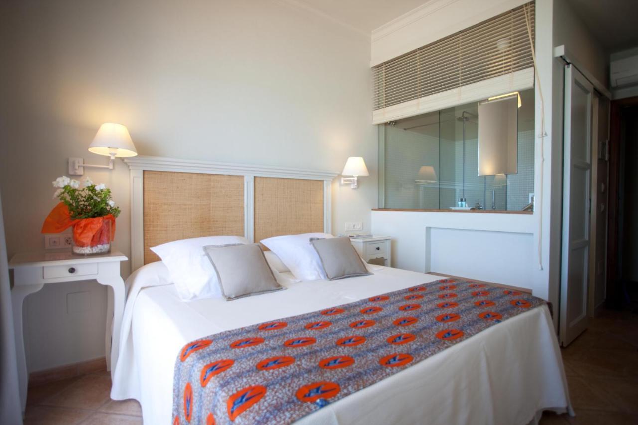 Hostal La Savina Exterior photo