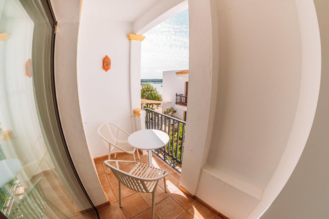 Hostal La Savina Exterior photo