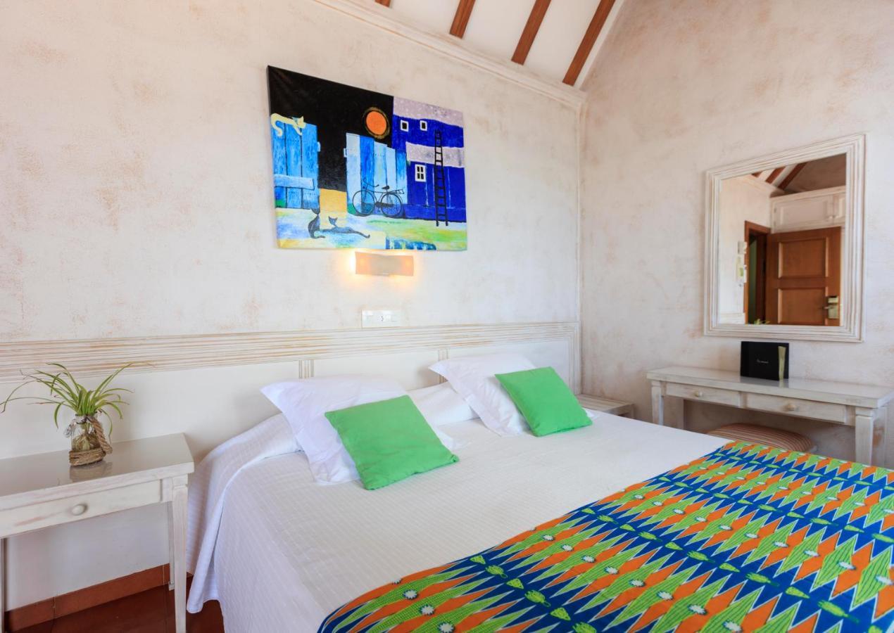 Hostal La Savina Exterior photo
