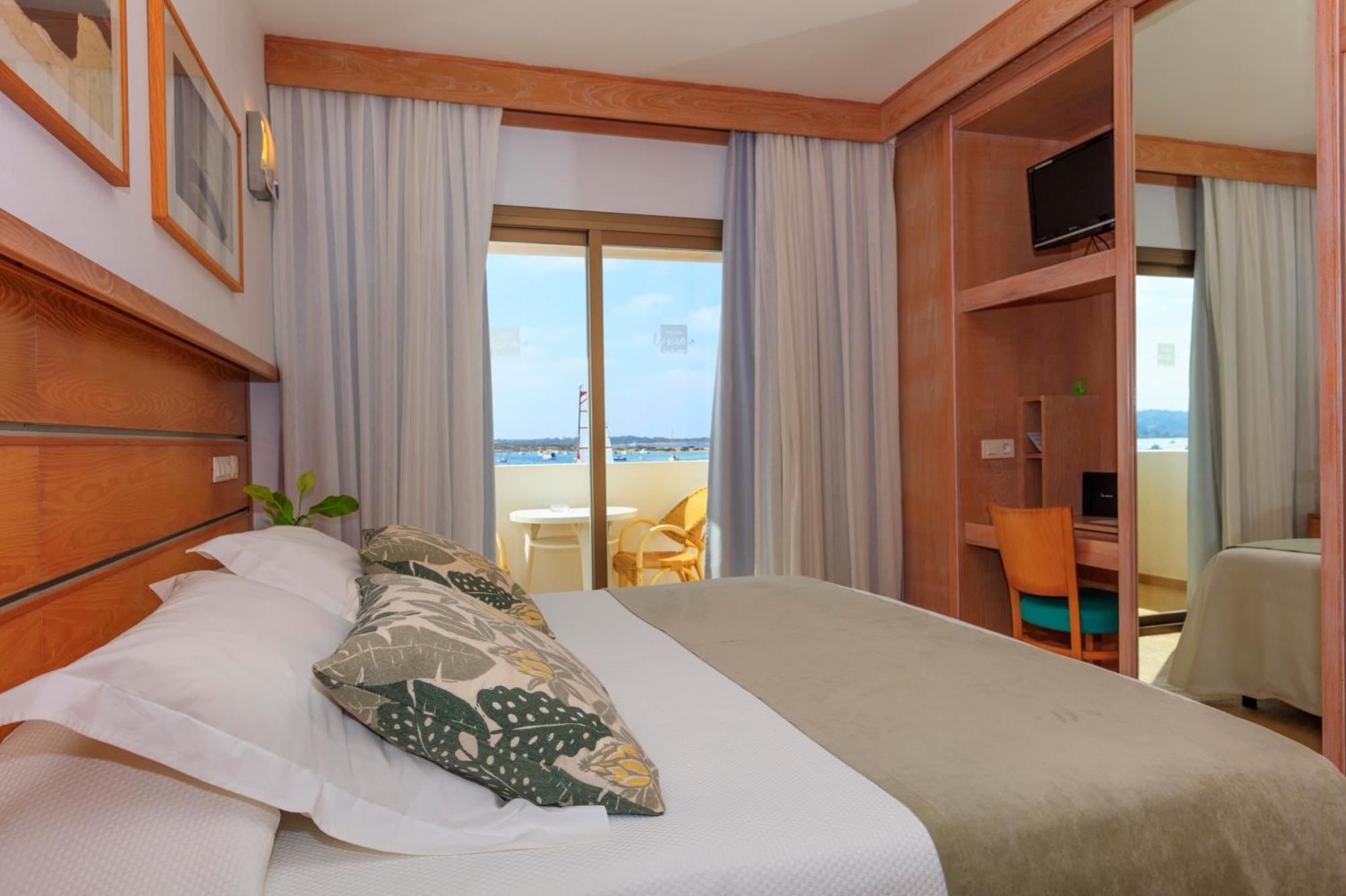 Hostal La Savina Room photo
